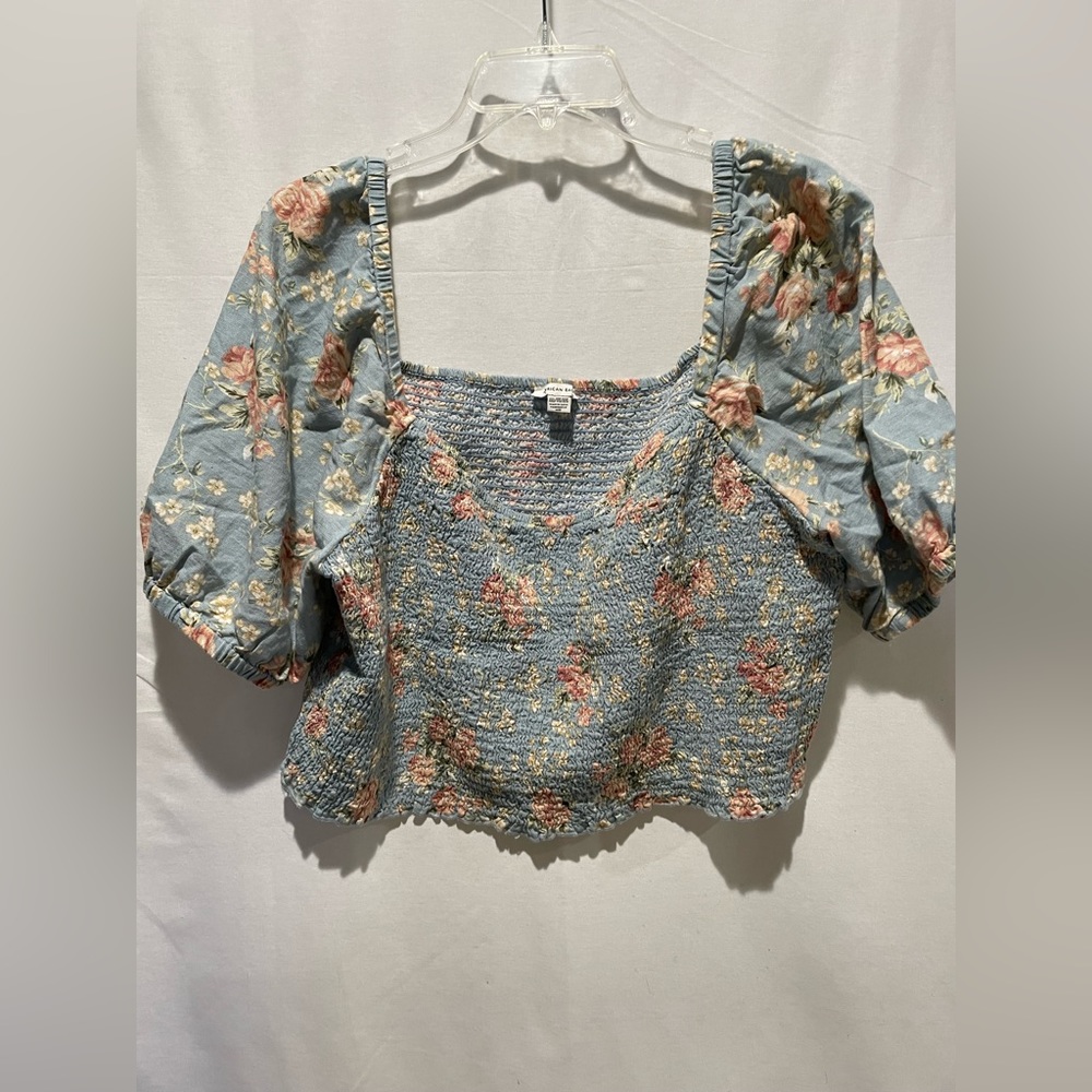 American Eagle Floral Crop Top